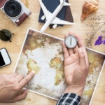 7 Best Travel Guide Apps to Install On Your Phone