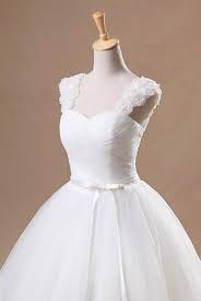 6 Tips To Buy Wedding Dress Online