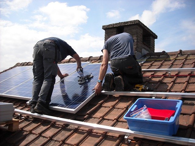How Your Small Business Can Save Money by Going Solar